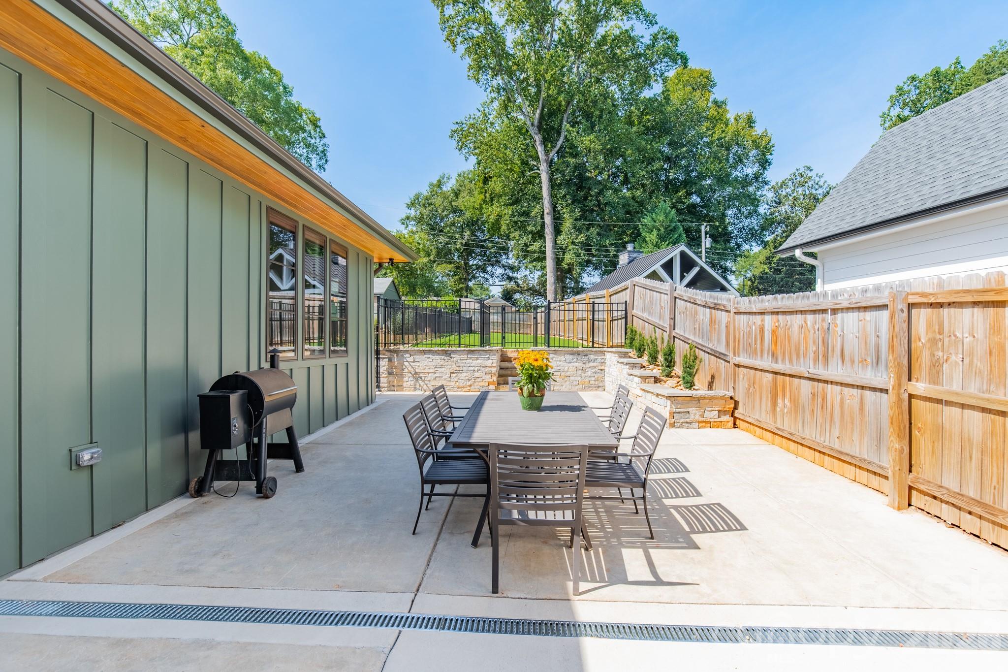 5546 Murrayhill Road — Charlotte