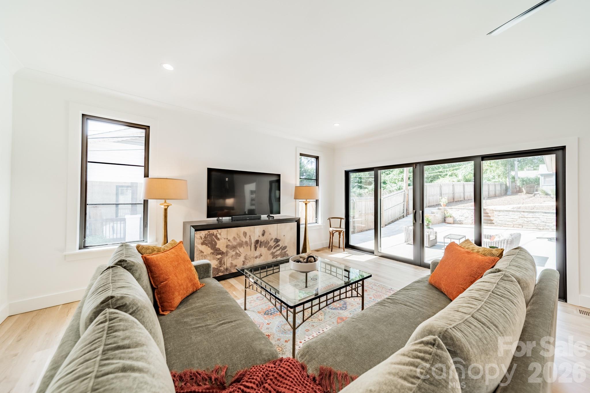 5546 Murrayhill Road — Charlotte