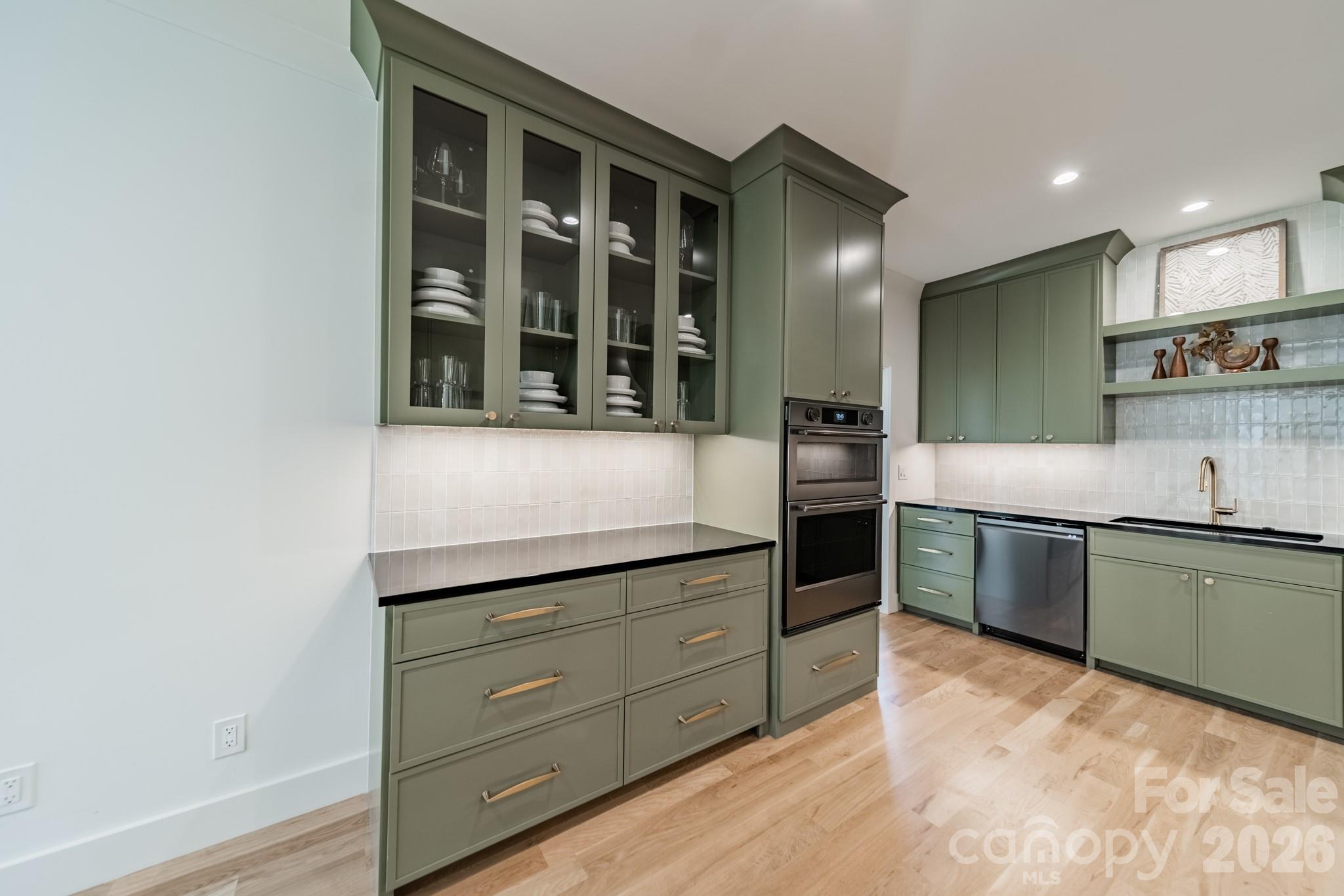 5546 Murrayhill Road — Charlotte