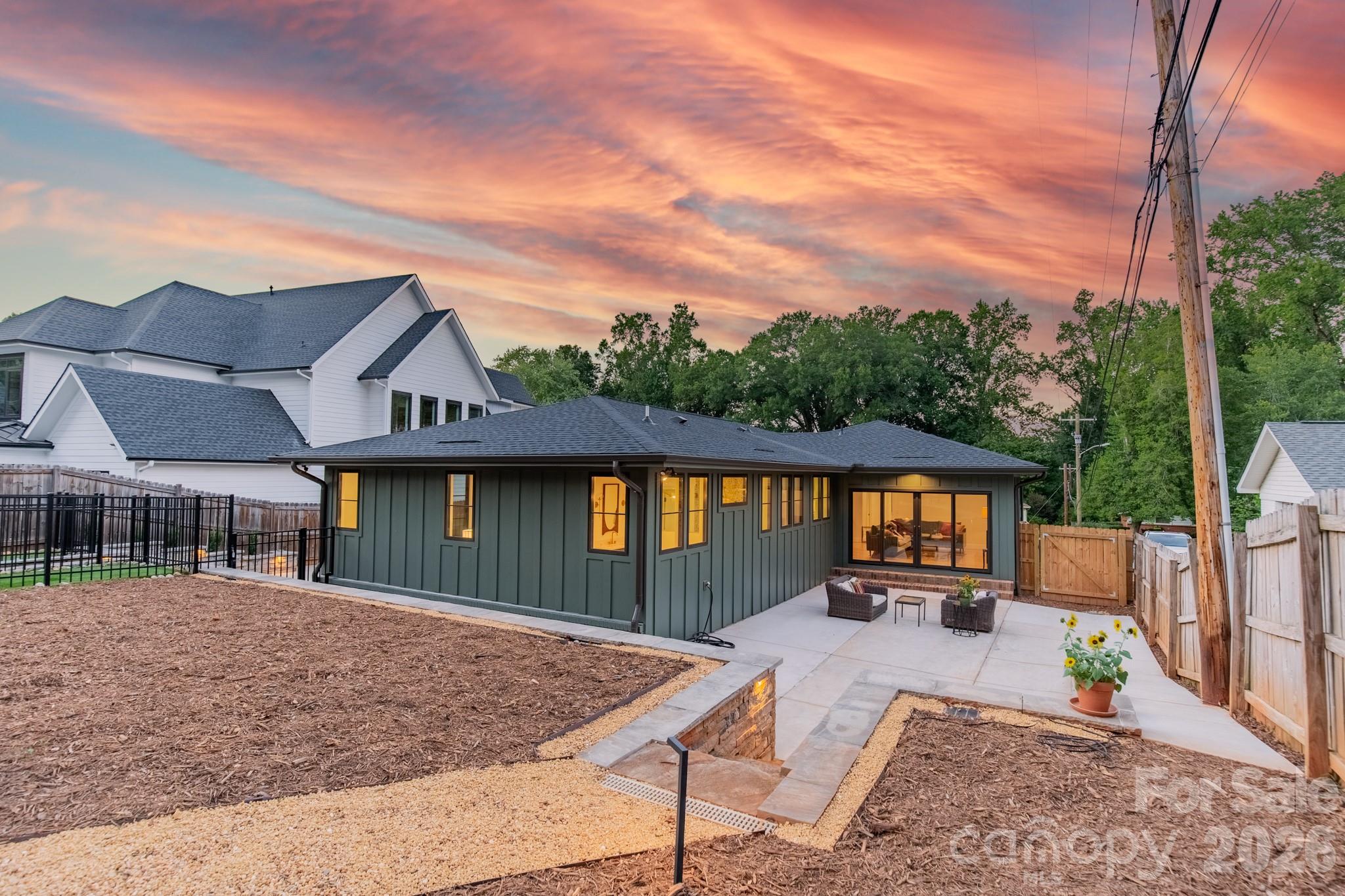 5546 Murrayhill Road — Charlotte