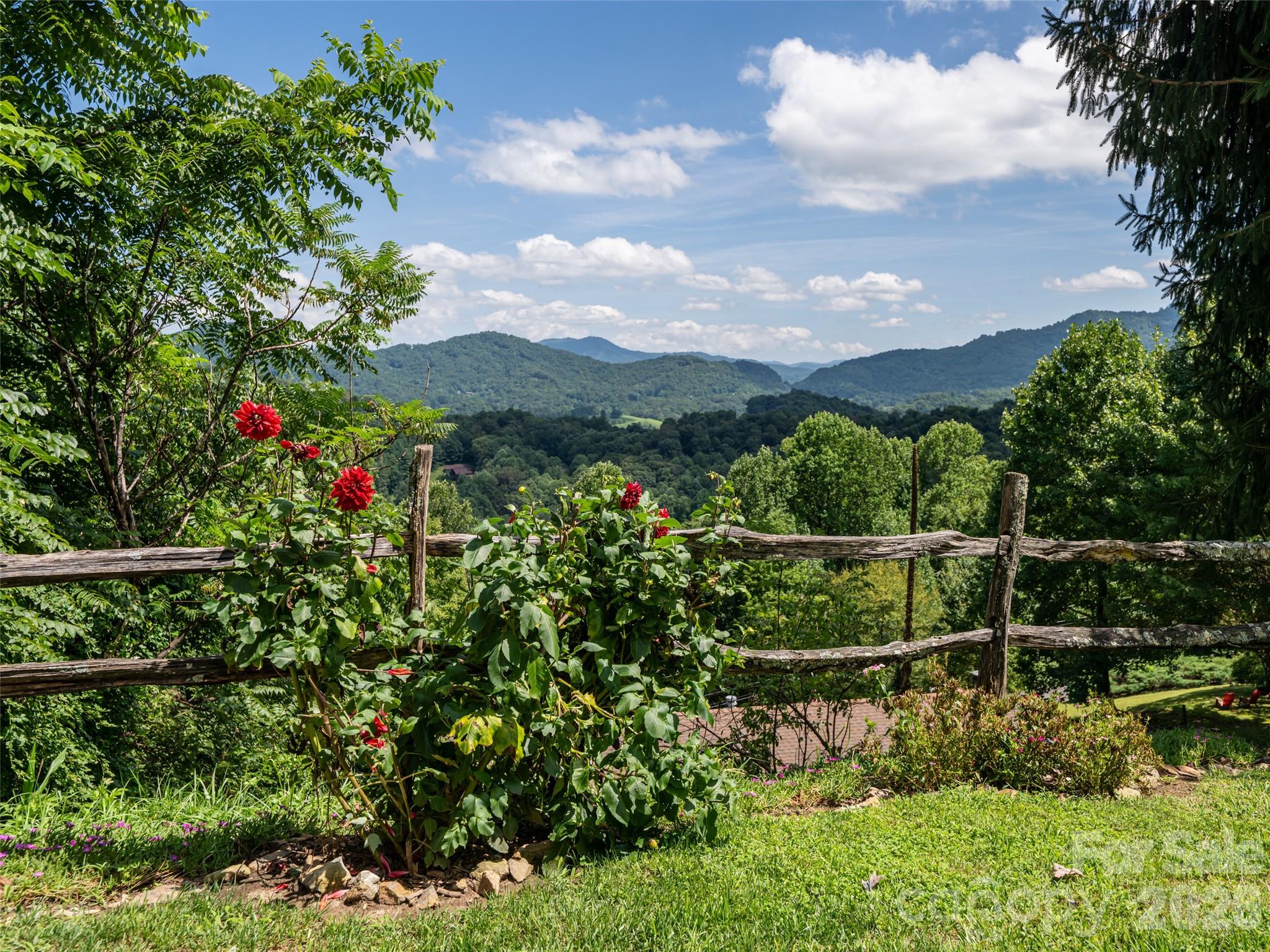 95 Splendor Ridge — Waynesville