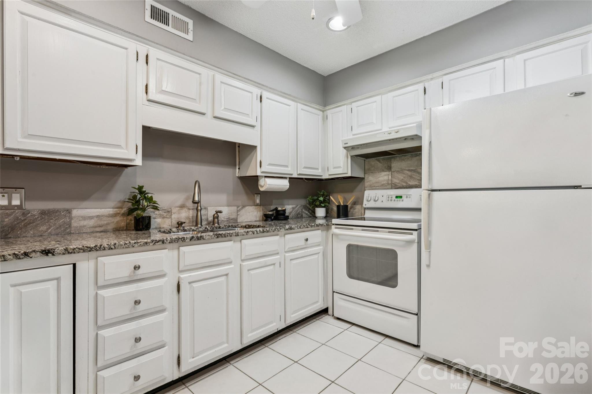 7407 Ashfield Court — Charlotte
