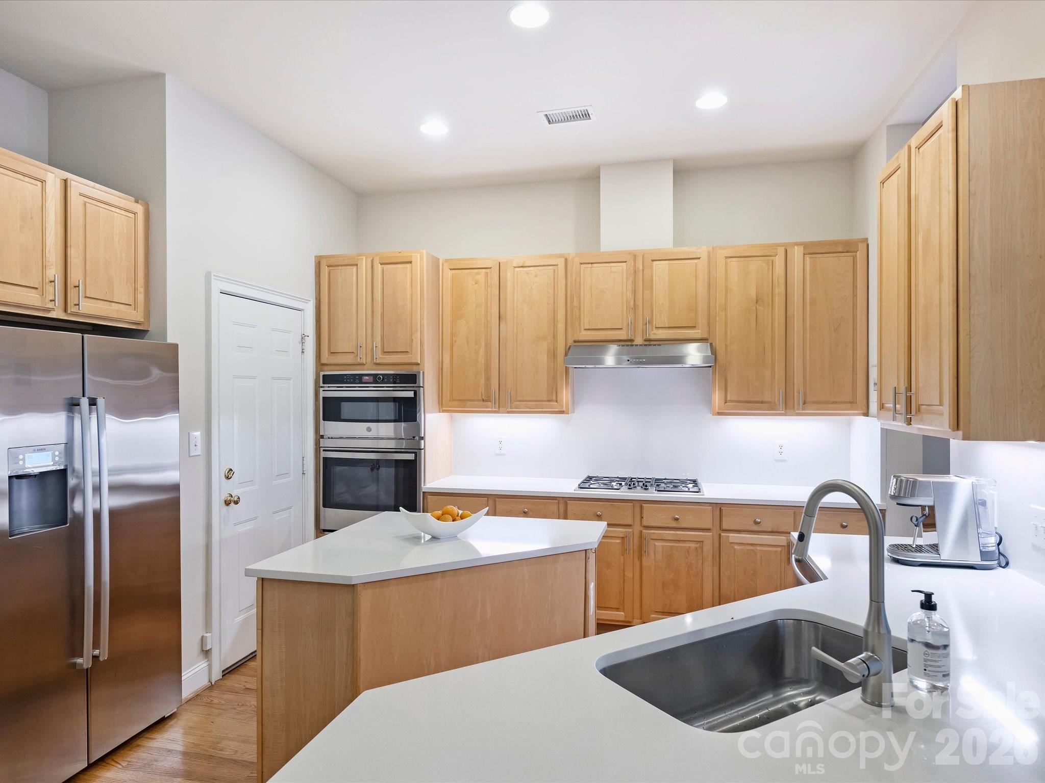 306 Wendover Heights Circle — Charlotte