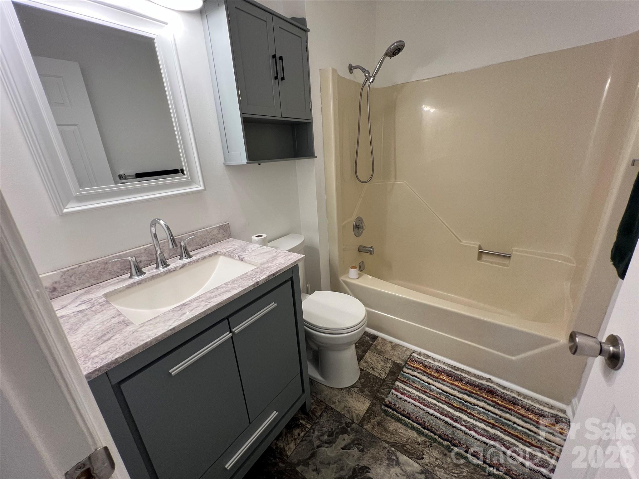 714 Farmington Circle — Hendersonville