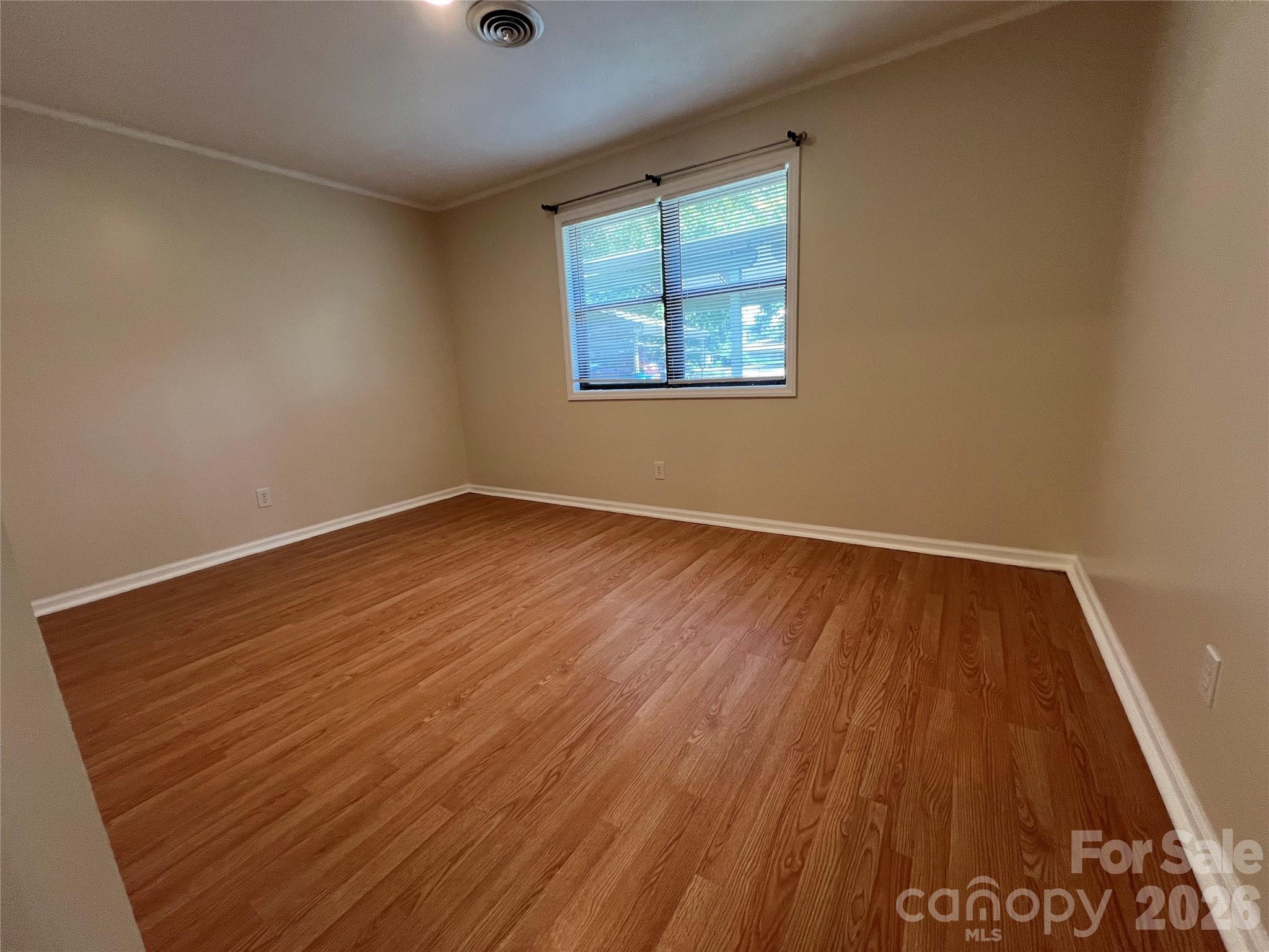 714 Farmington Circle — Hendersonville