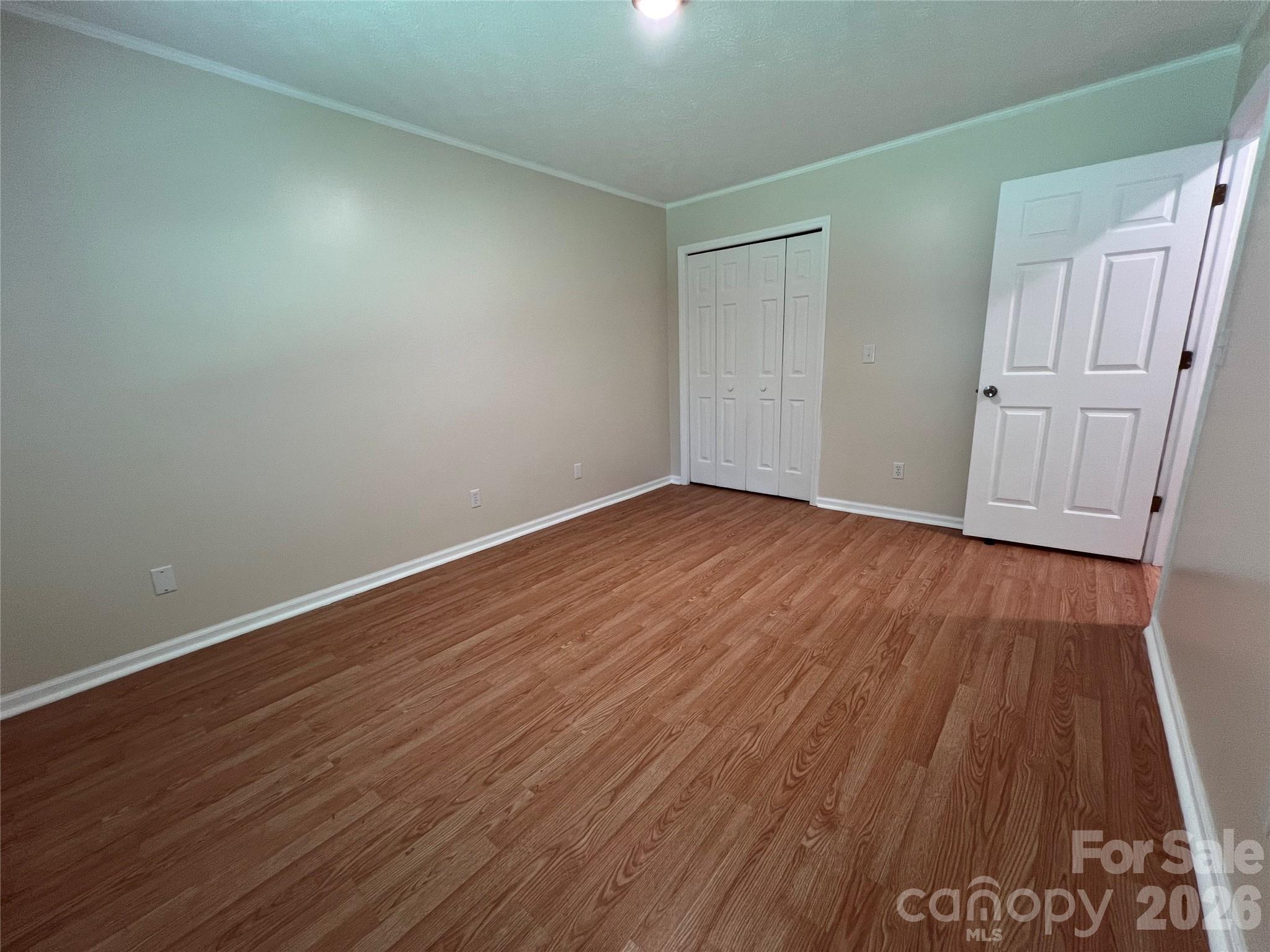 714 Farmington Circle — Hendersonville