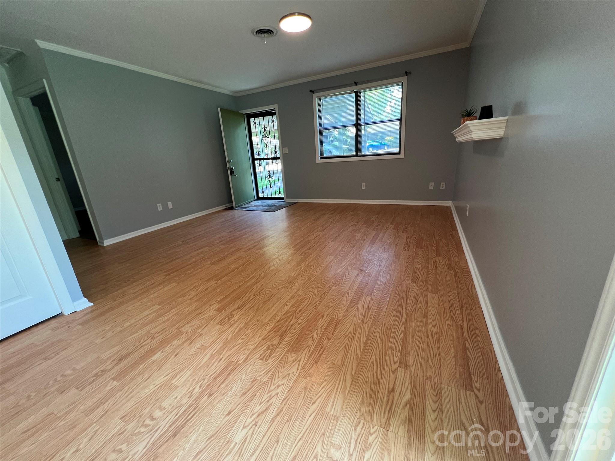 714 Farmington Circle — Hendersonville