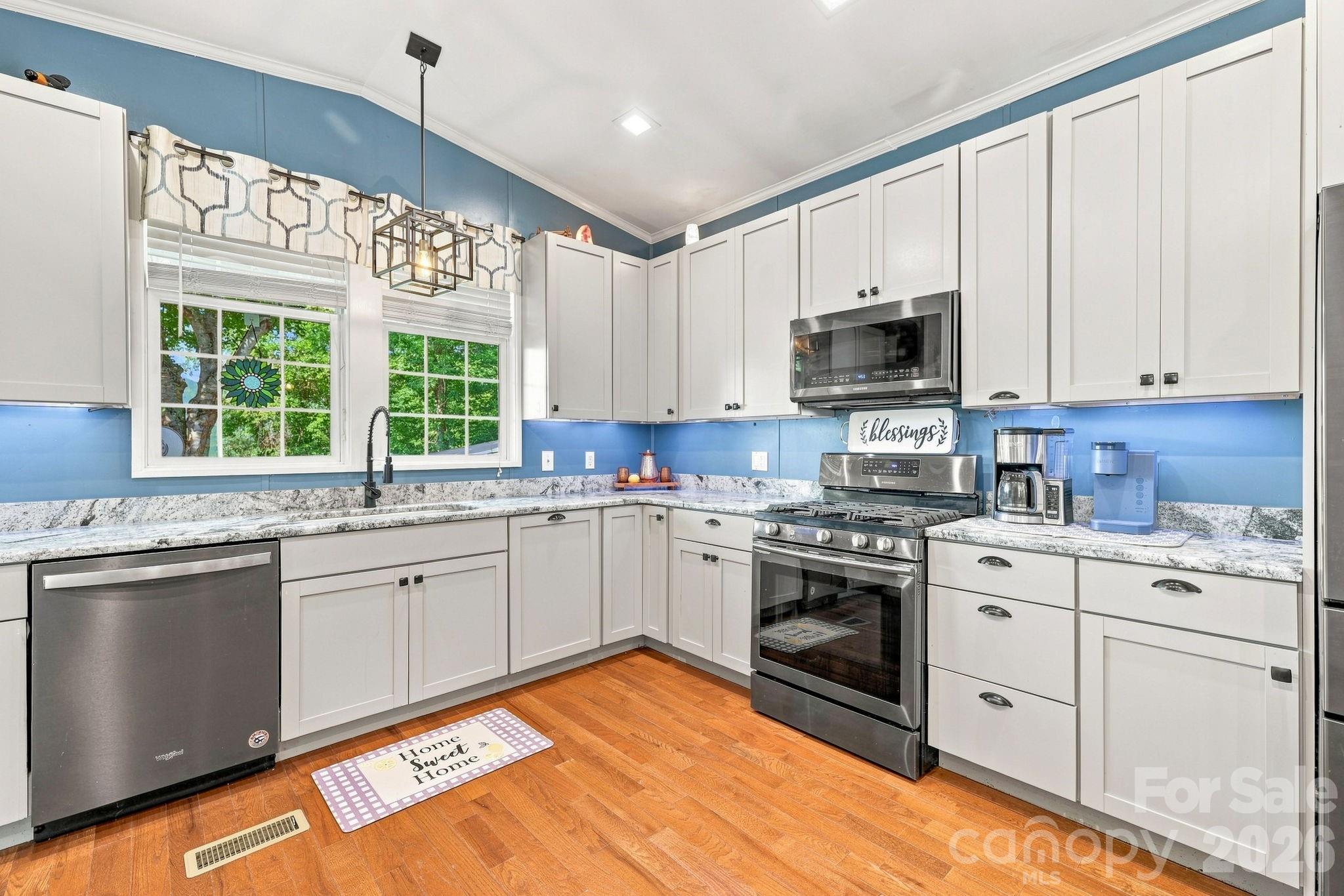 4 Sunset Farms Road — Whittier