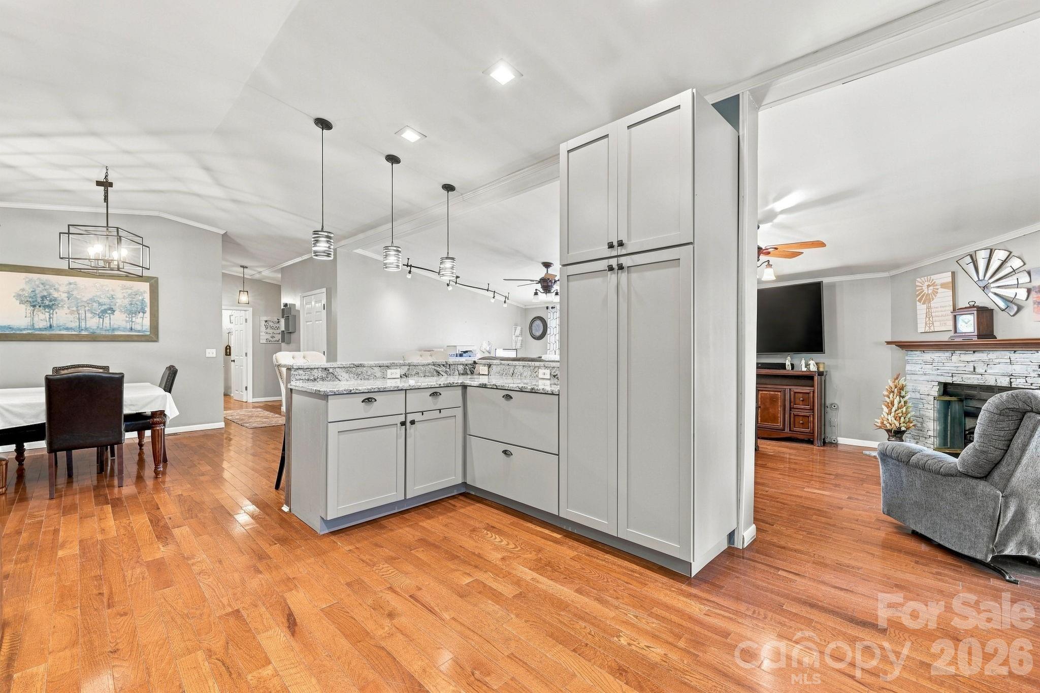 4 Sunset Farms Road — Whittier
