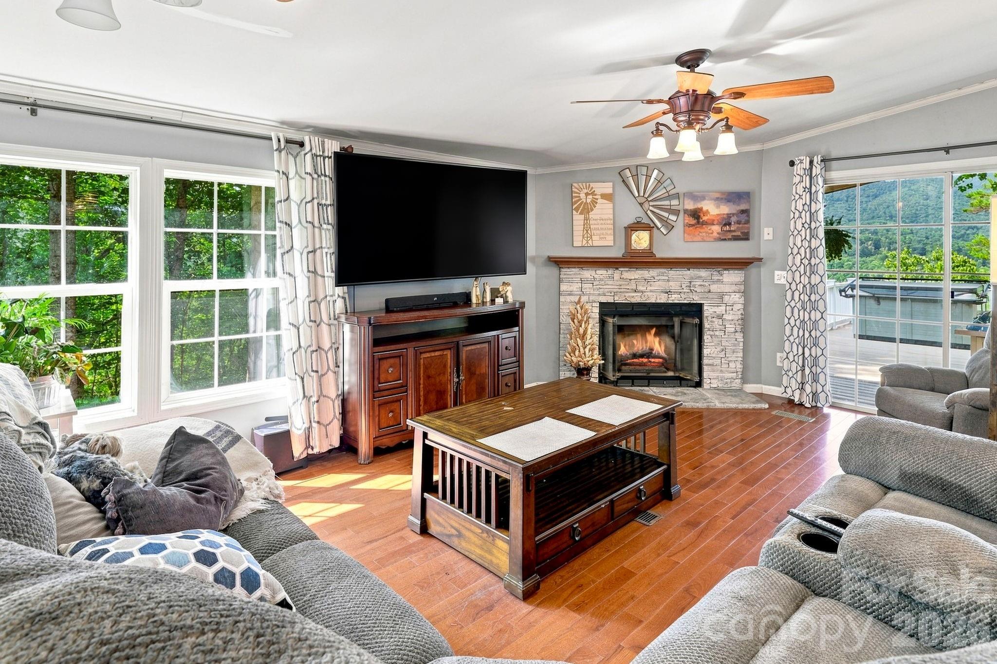 4 Sunset Farms Road — Whittier