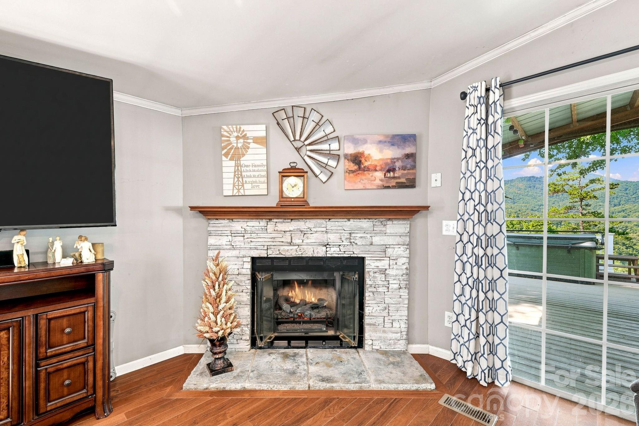 4 Sunset Farms Road — Whittier