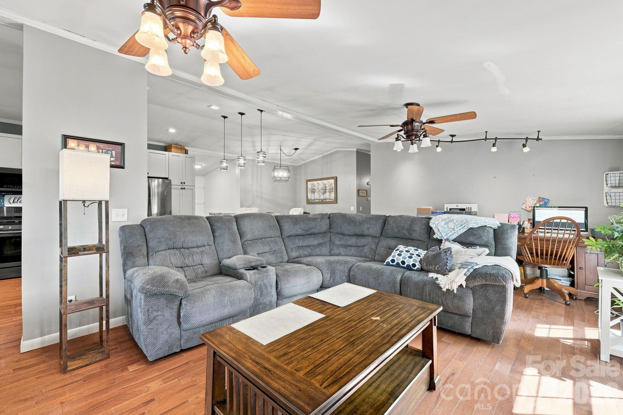 4 Sunset Farms Road — Whittier