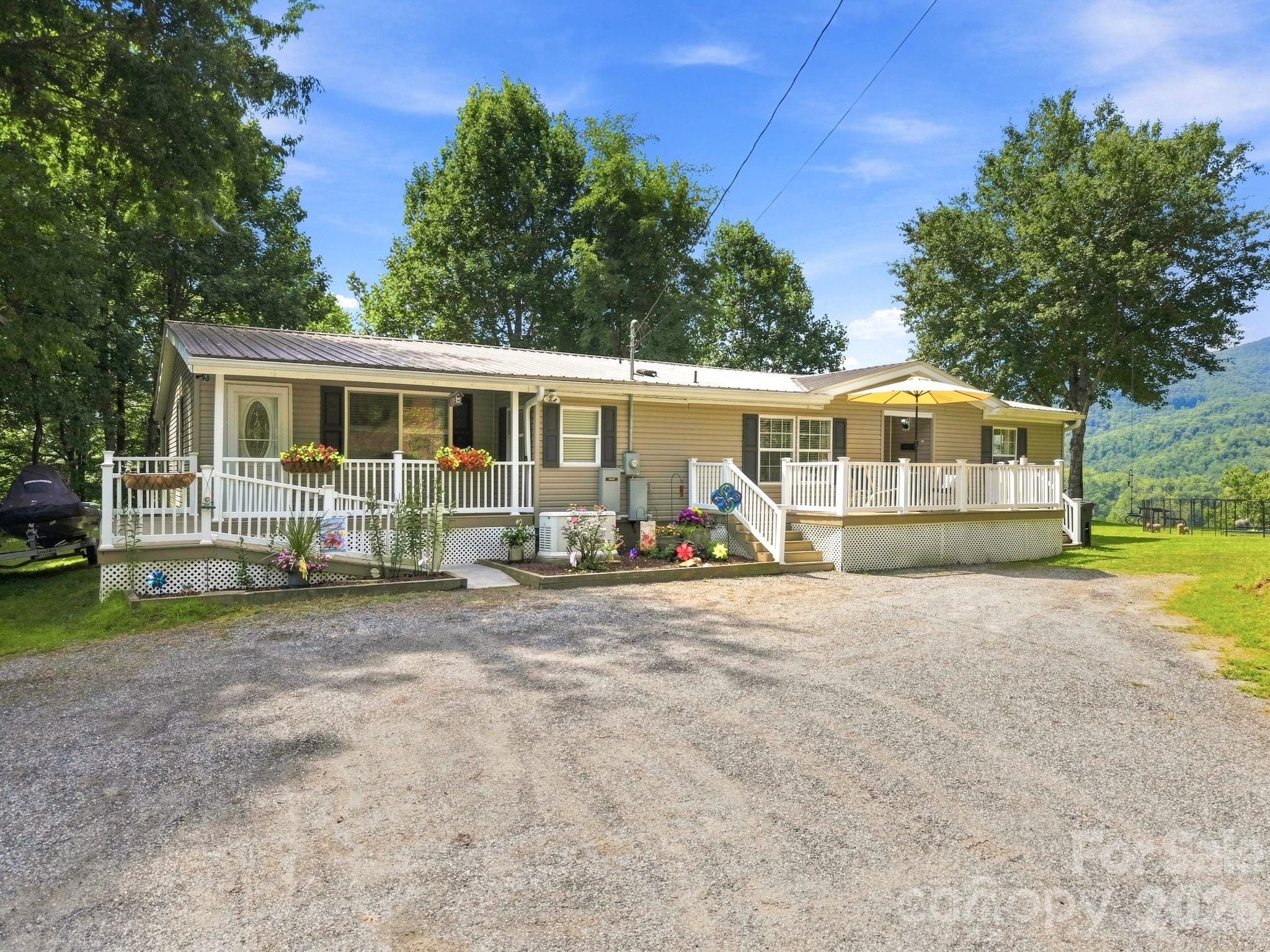 4 Sunset Farms Road — Whittier