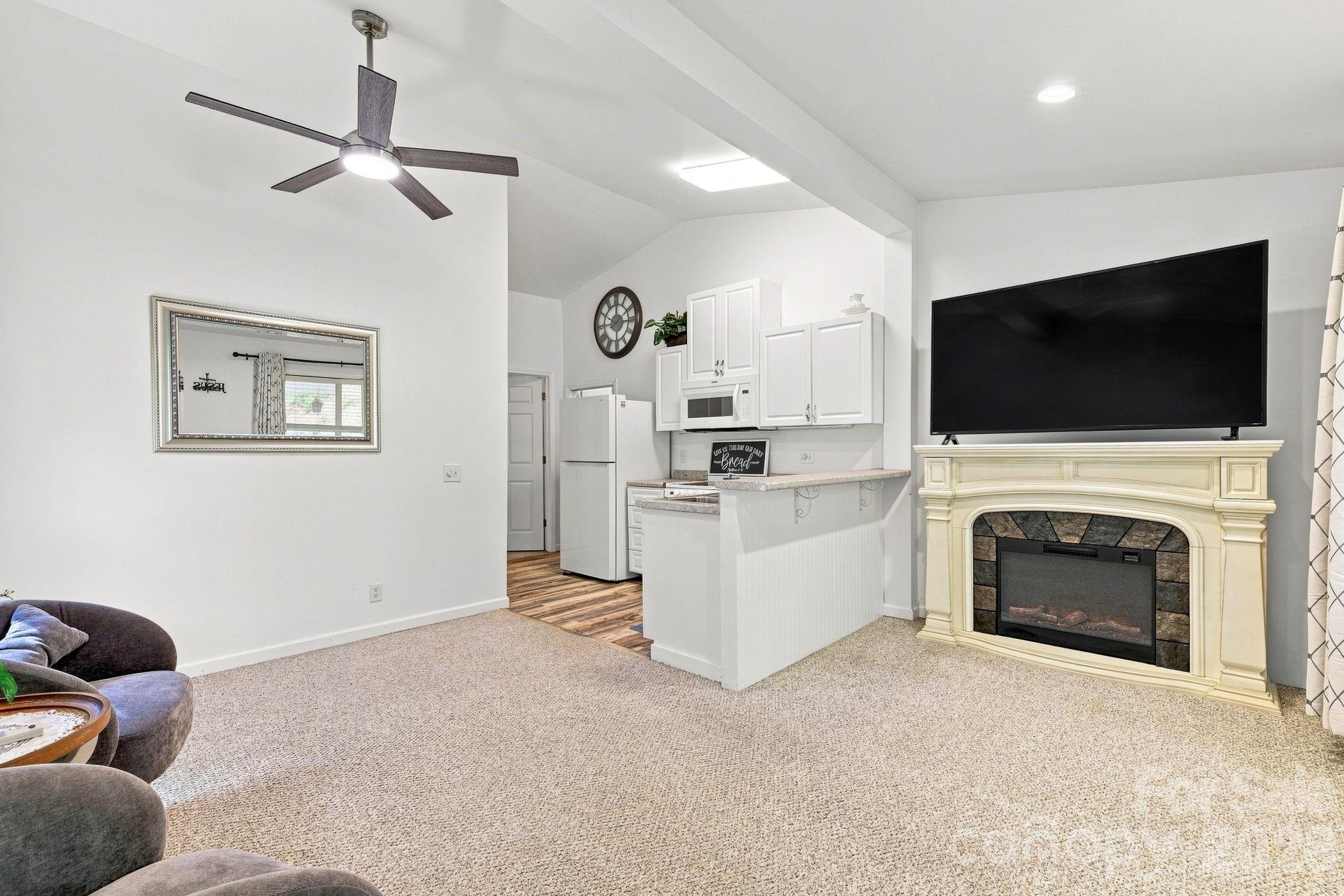 4 Sunset Farms Road — Whittier