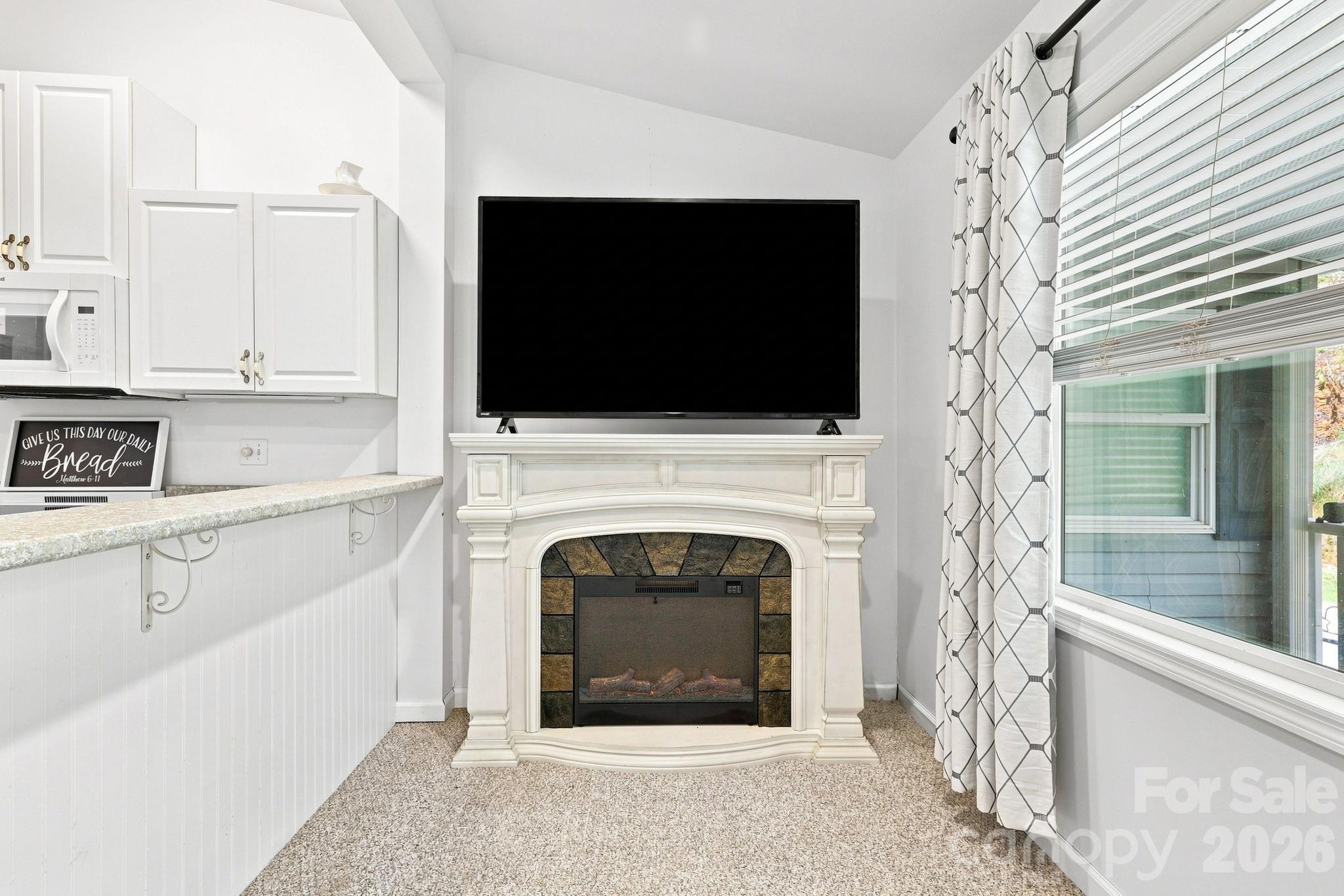 4 Sunset Farms Road — Whittier