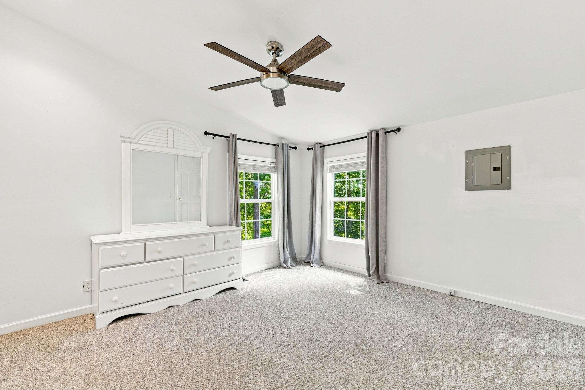 4 Sunset Farms Road — Whittier