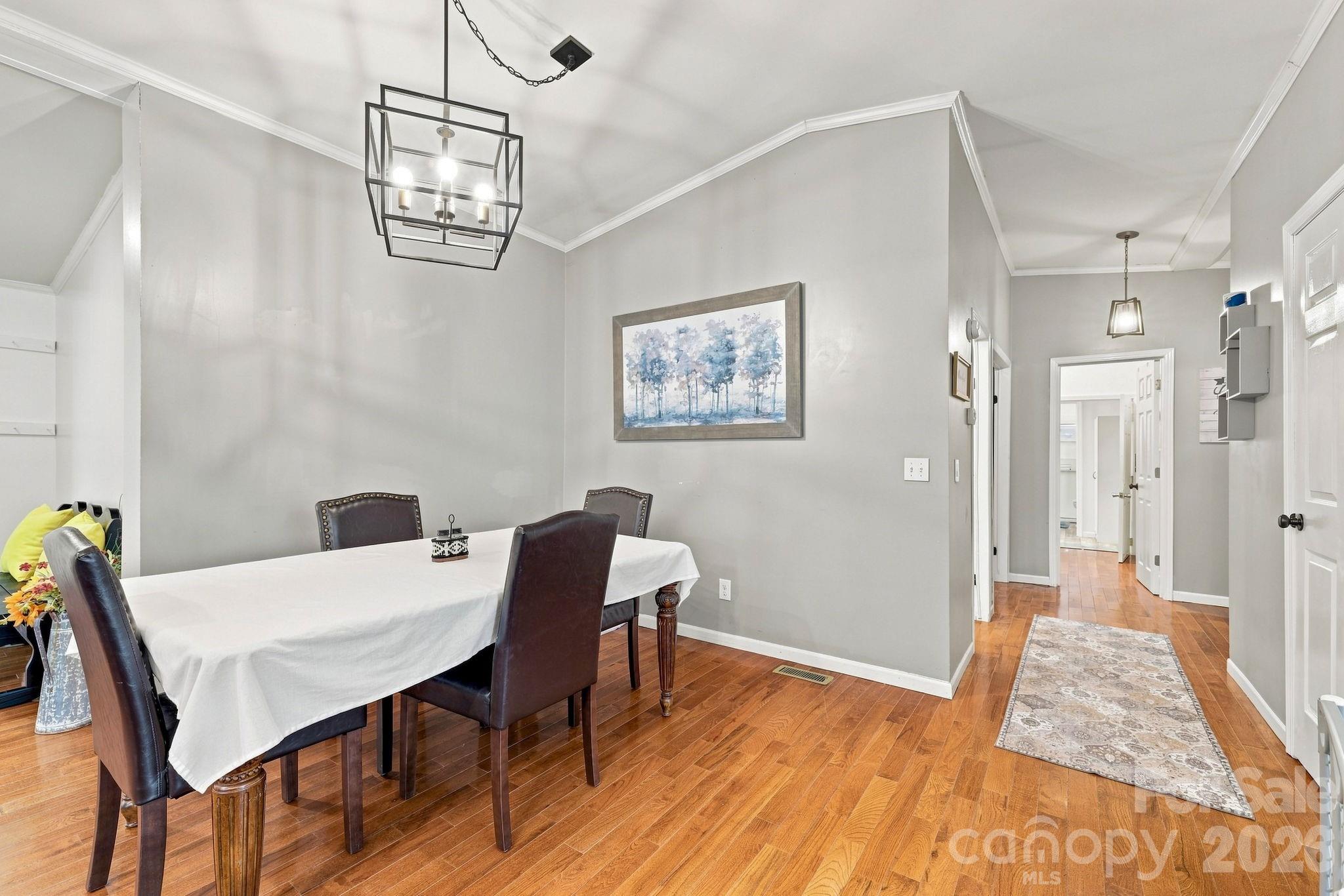 4 Sunset Farms Road — Whittier