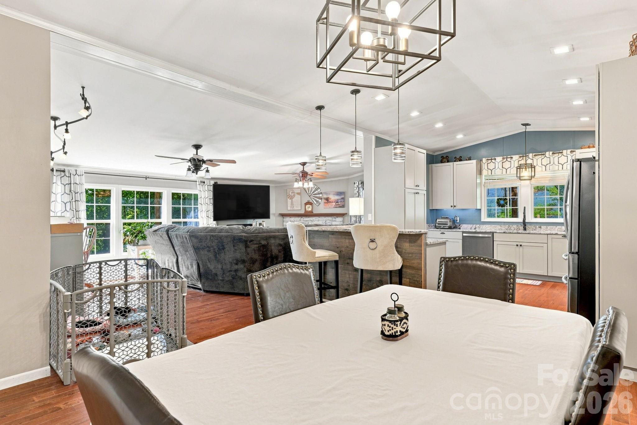 4 Sunset Farms Road — Whittier