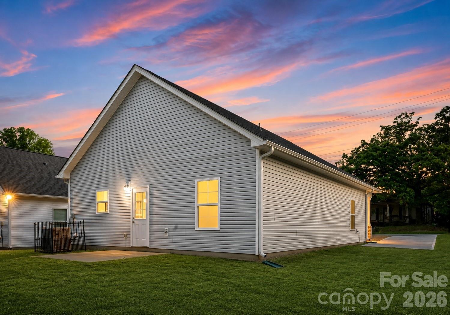 613 E Ratchford Avenue — Gastonia