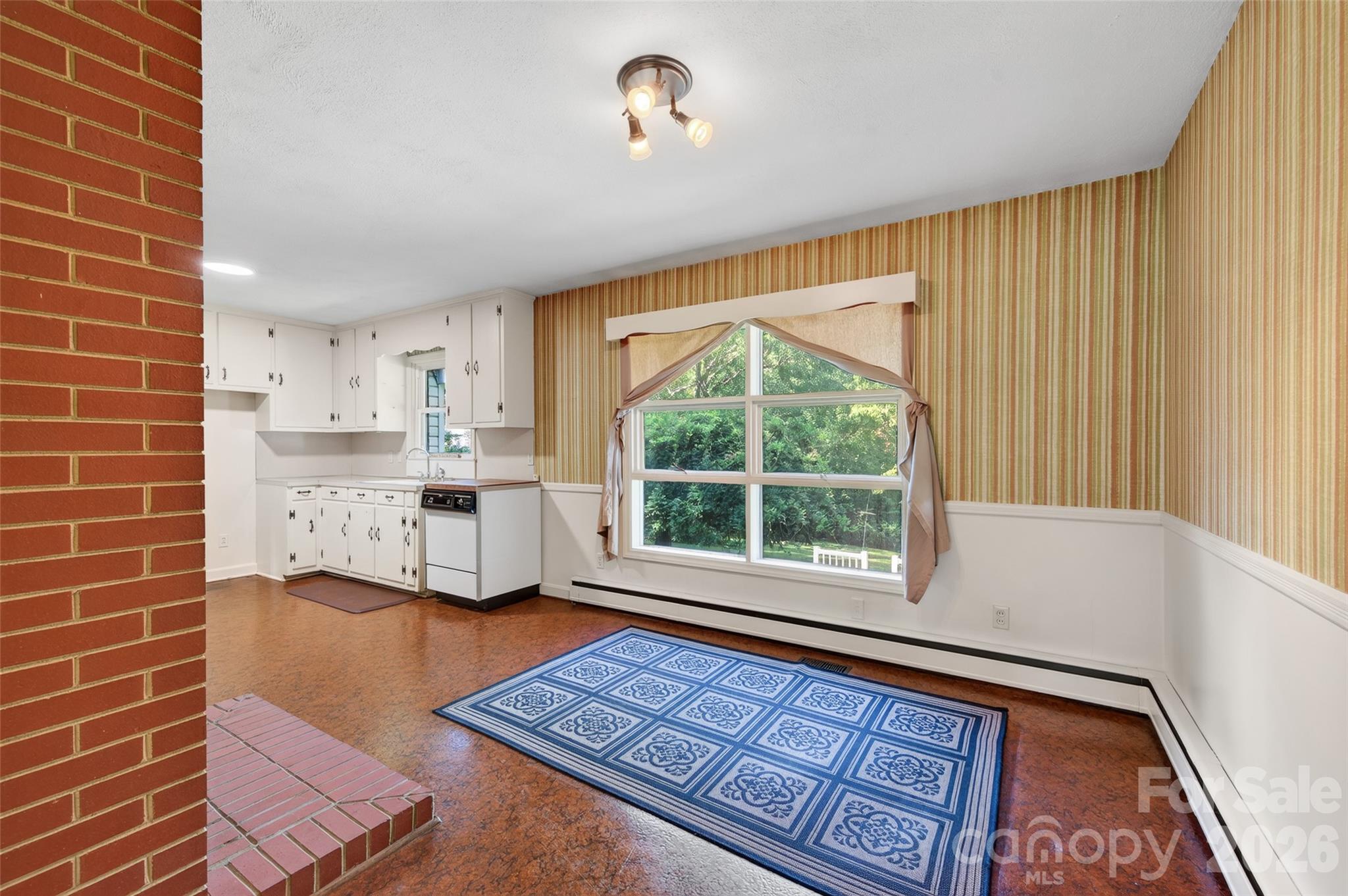 427 S Magnolia Street — Mooresville
