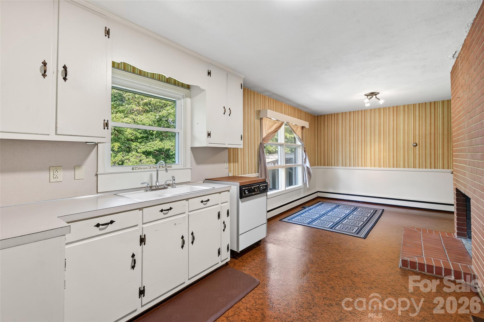 427 S Magnolia Street — Mooresville