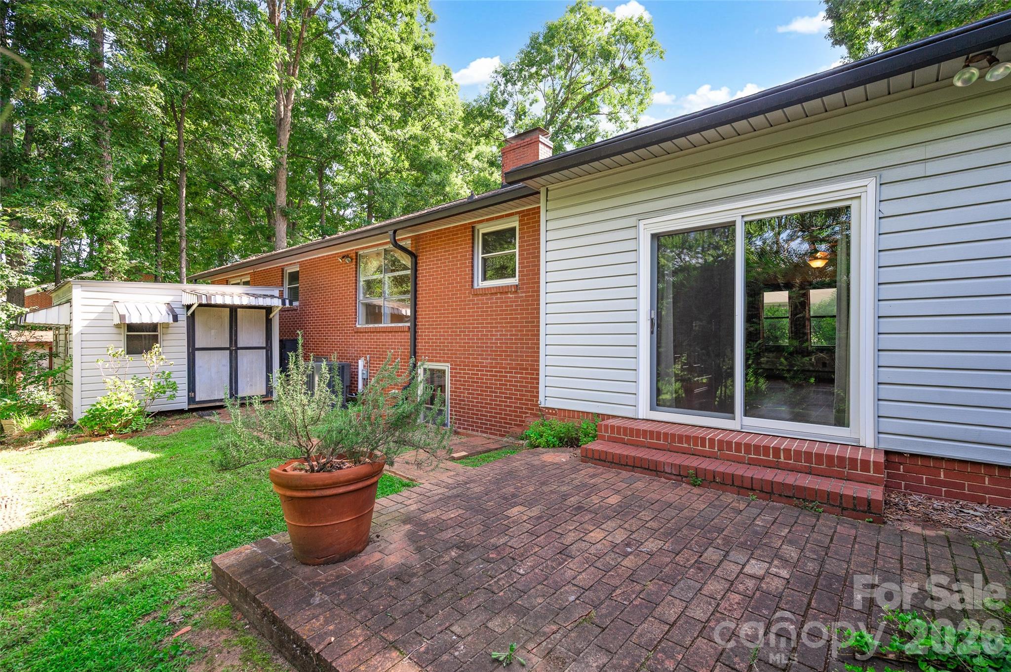 427 S Magnolia Street — Mooresville