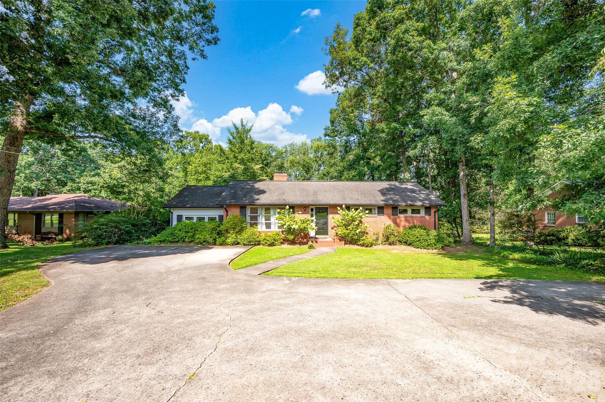 427 S Magnolia Street — Mooresville