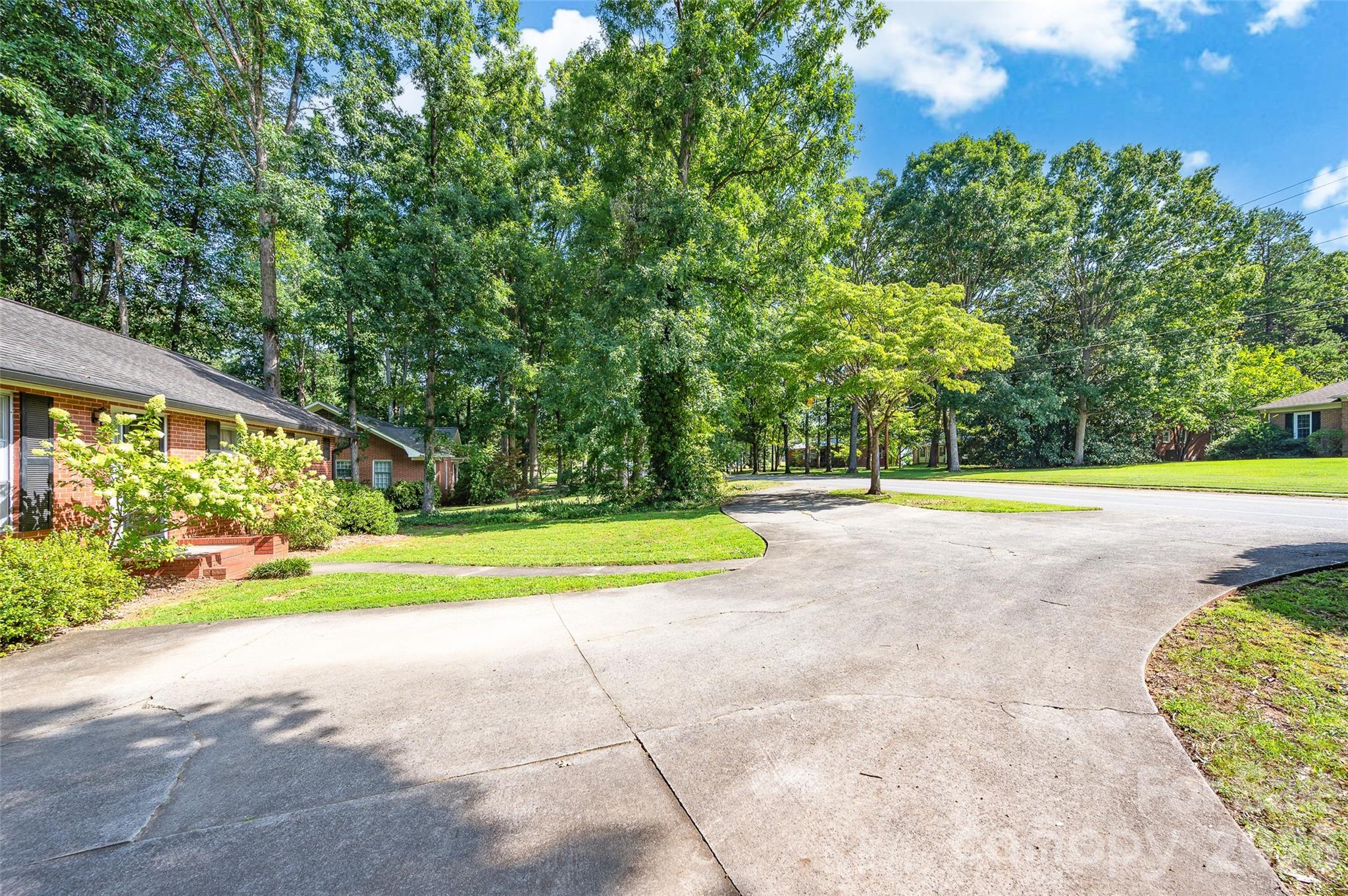 427 S Magnolia Street — Mooresville