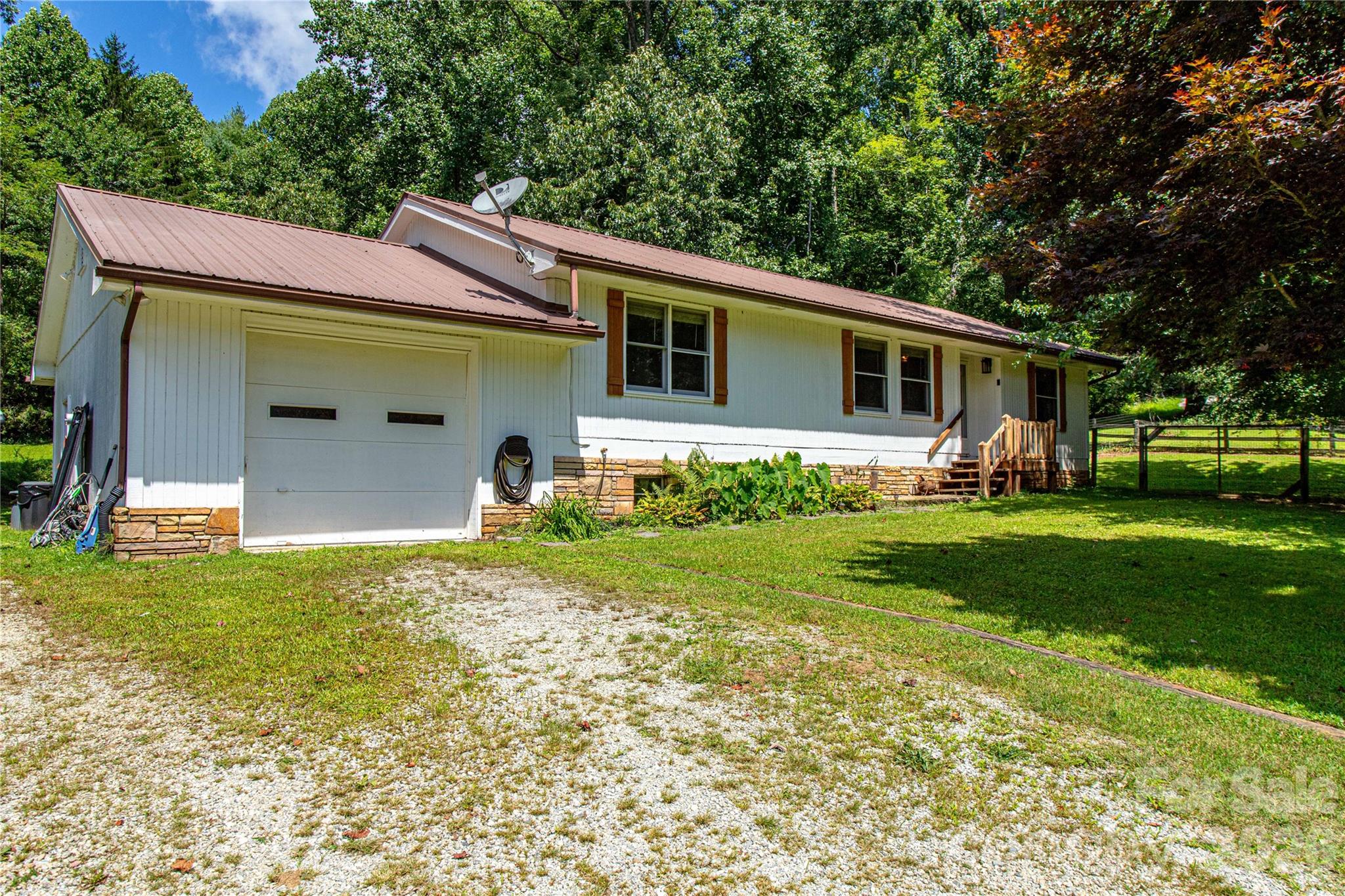 570 Flat Creek Valley Road — Lake Toxaway