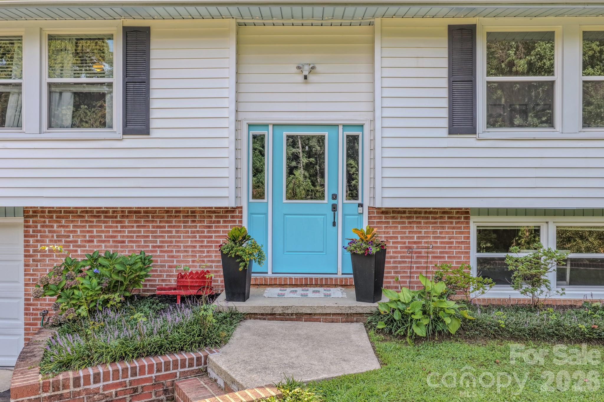 38 Ferenvilla Drive — Hendersonville
