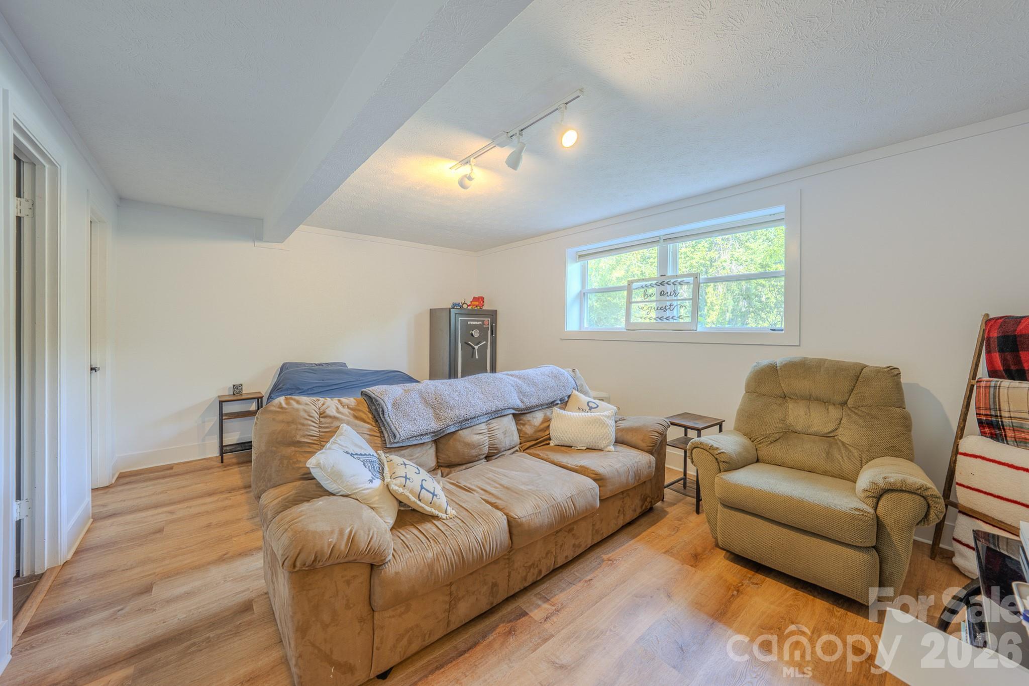 38 Ferenvilla Drive — Hendersonville