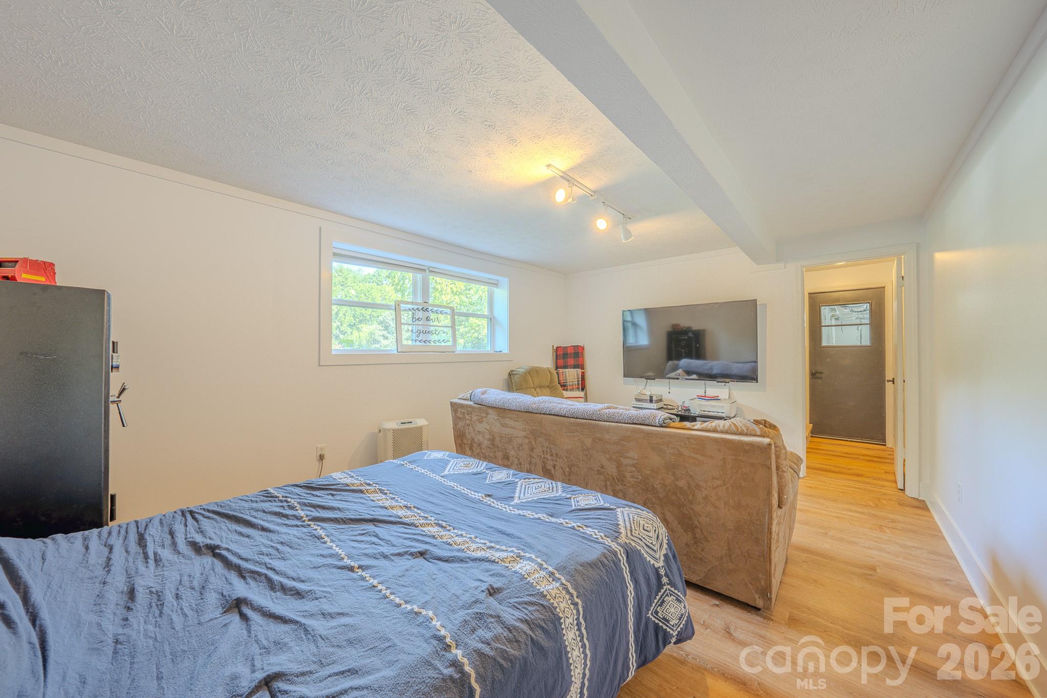38 Ferenvilla Drive — Hendersonville