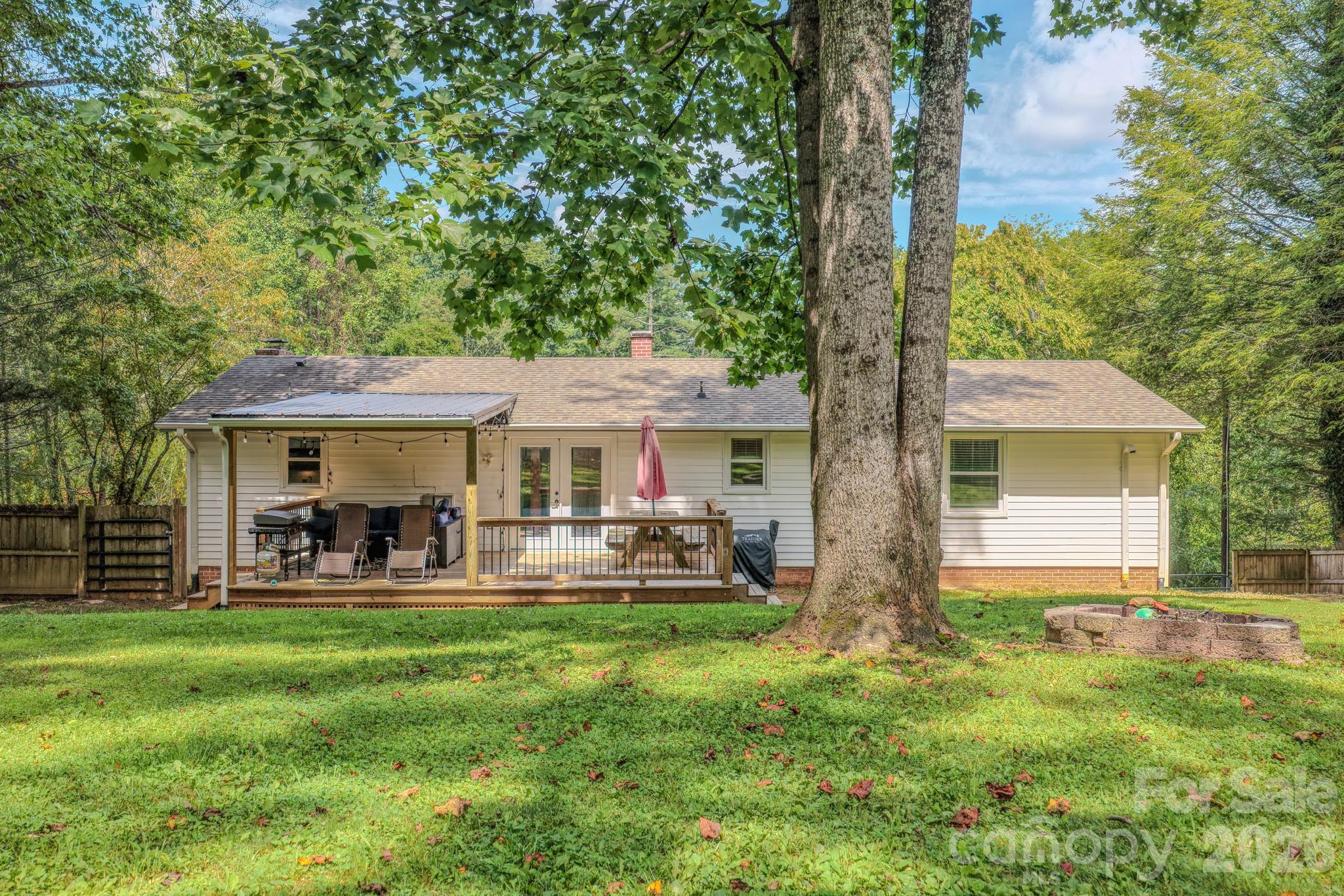 38 Ferenvilla Drive — Hendersonville