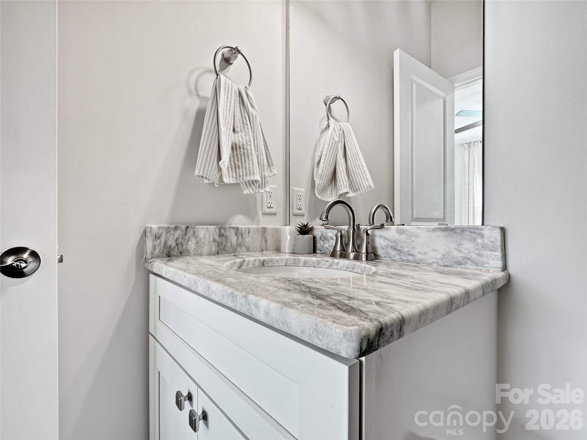 404 Skipwith Place — Charlotte