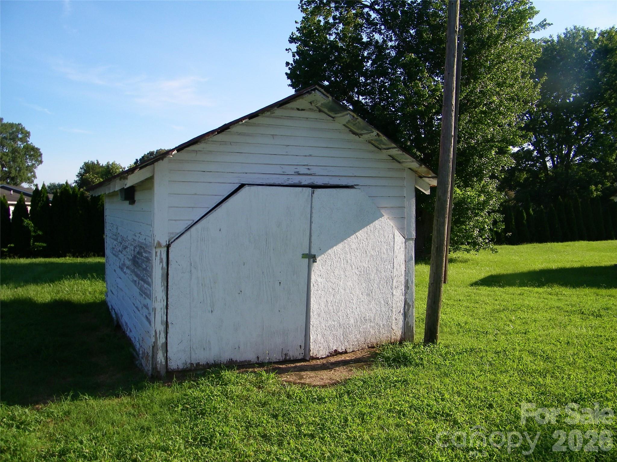 104 Anthony Road — Rockwell