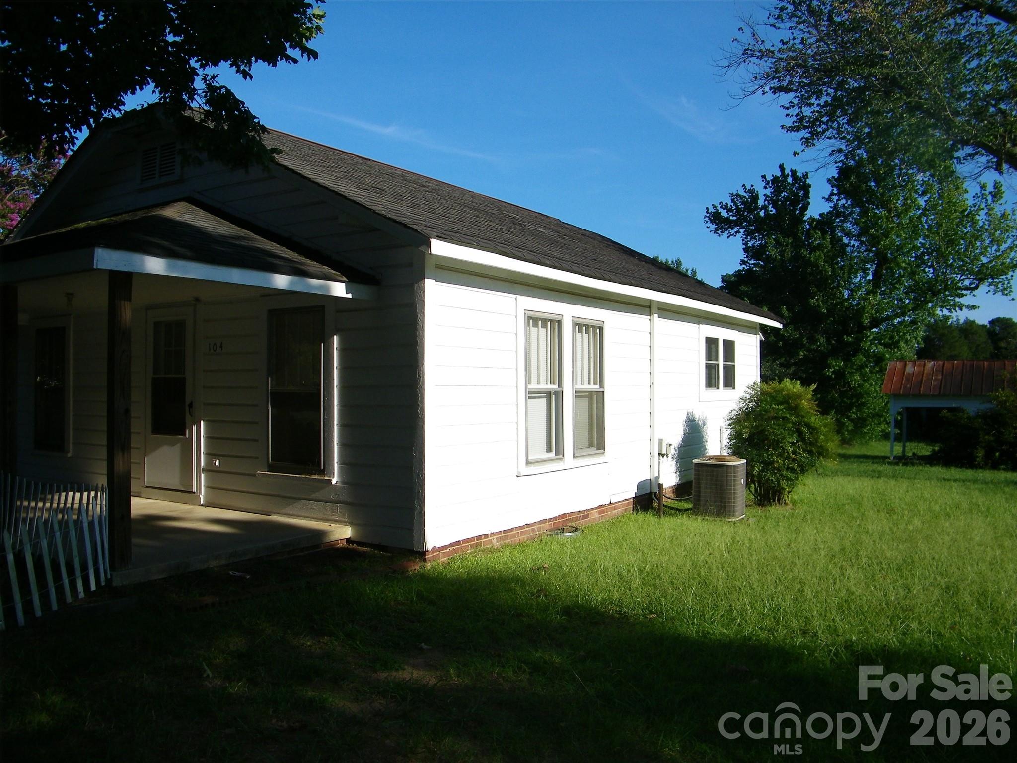 104 Anthony Road — Rockwell