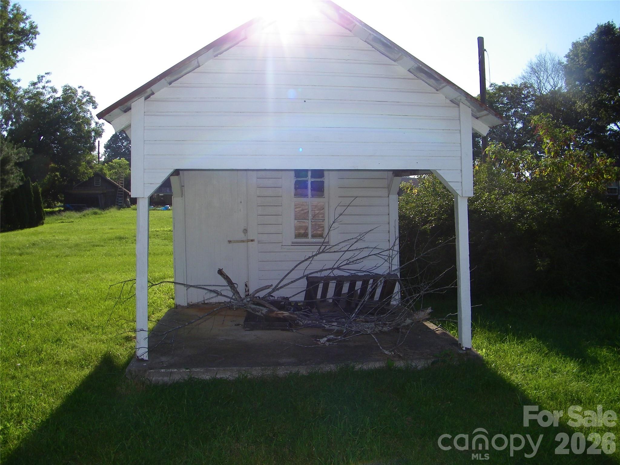 104 Anthony Road — Rockwell