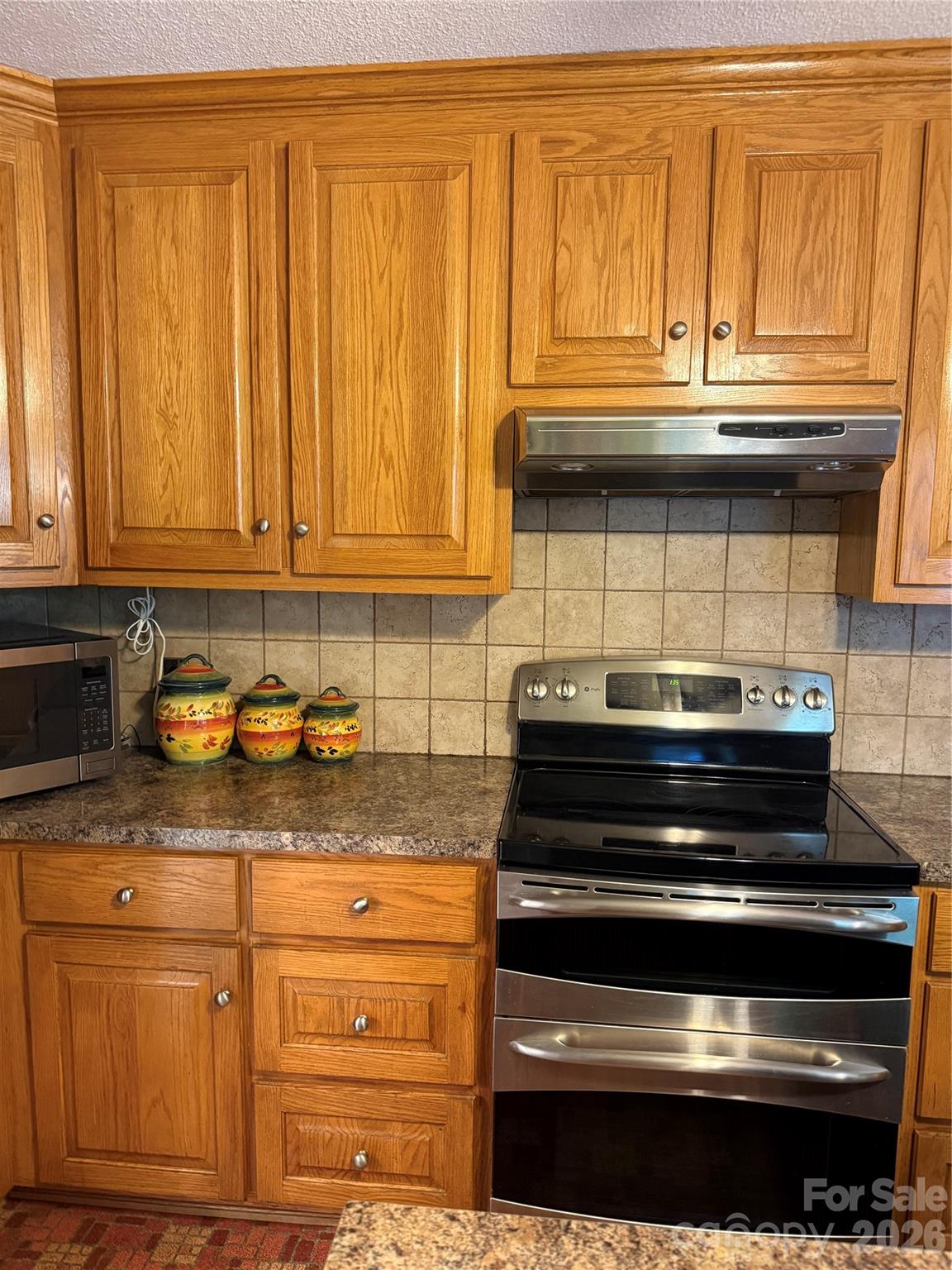 2015 39th Avenue NE — Hickory