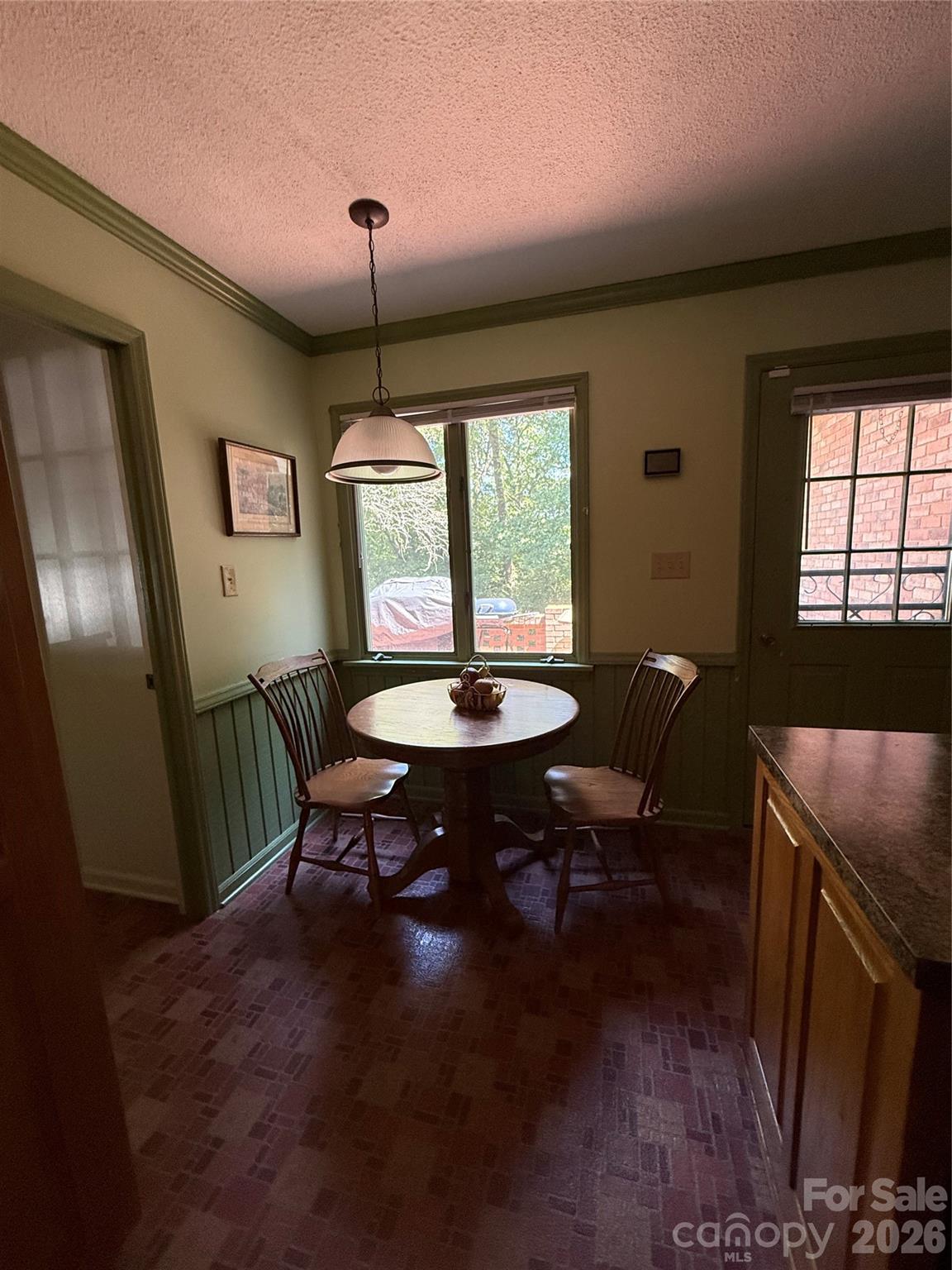 2015 39th Avenue NE — Hickory