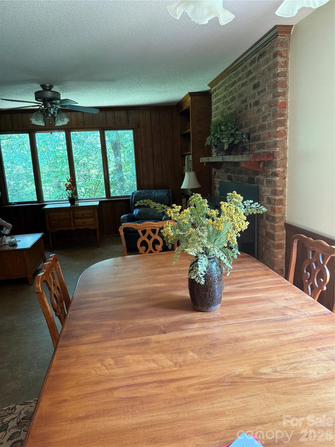 2015 39th Avenue NE — Hickory