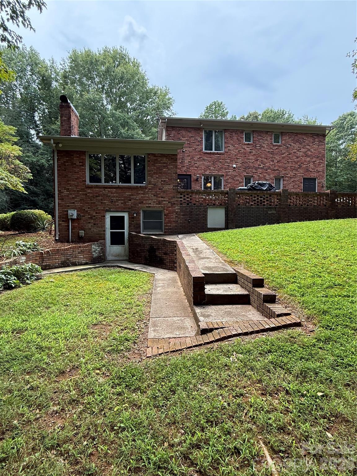 2015 39th Avenue NE — Hickory