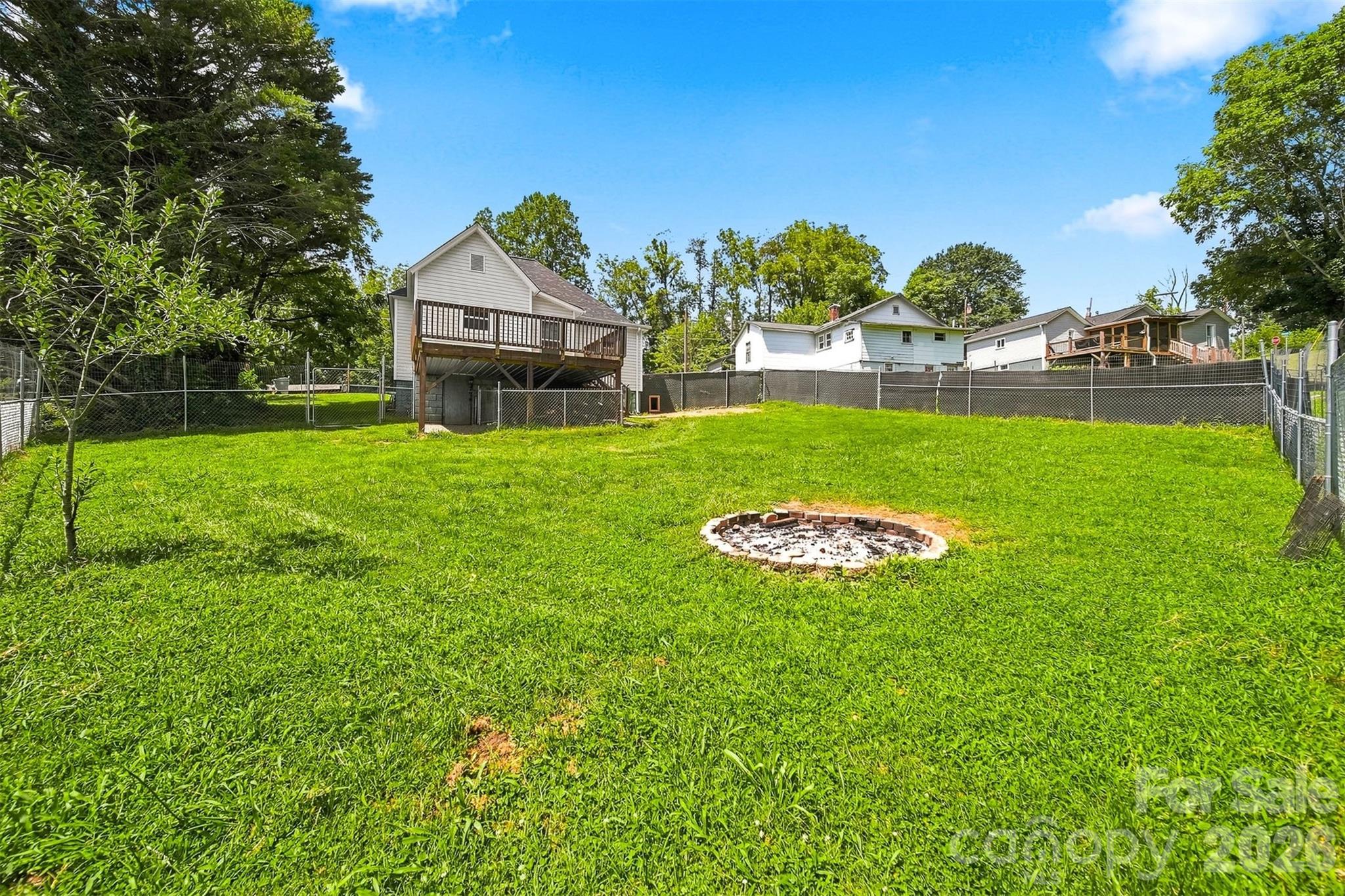 1115 Lenoir Avenue SW — Lenoir