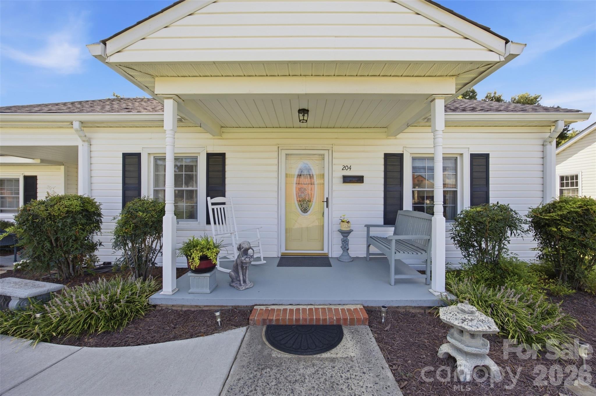 204 Memorial Drive — Clover