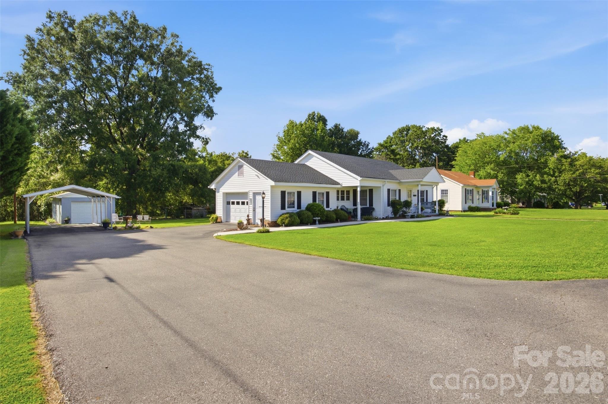 204 Memorial Drive — Clover