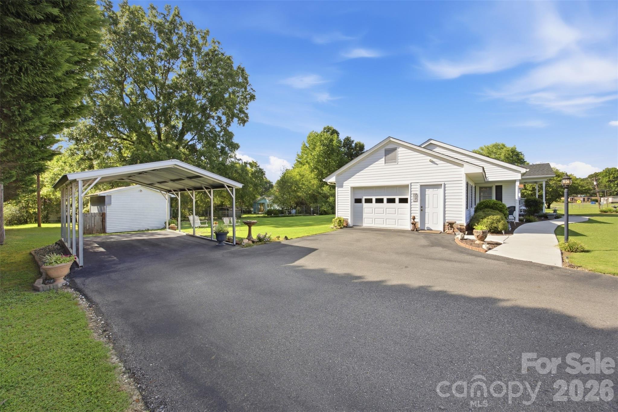 204 Memorial Drive — Clover