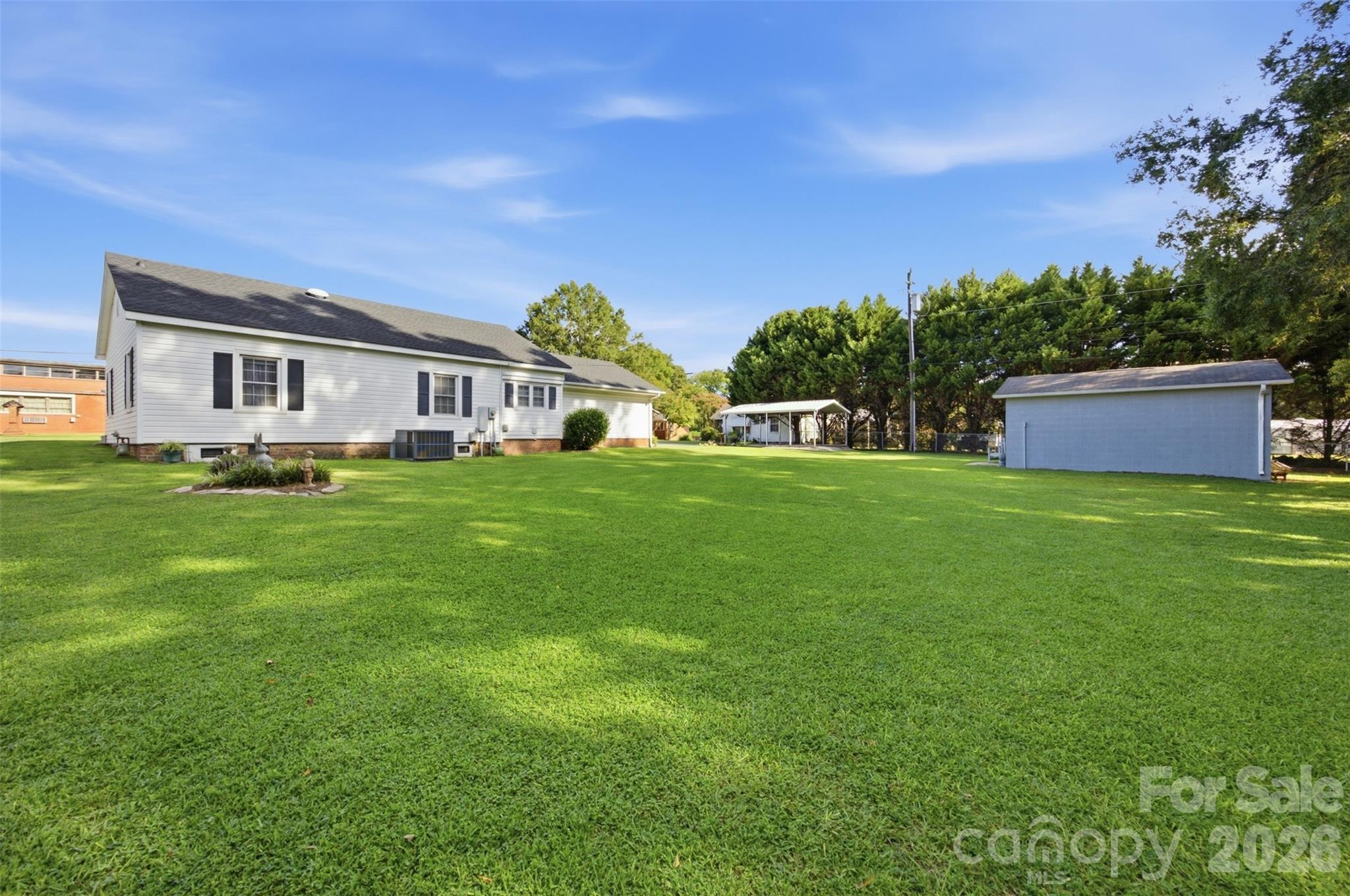204 Memorial Drive — Clover