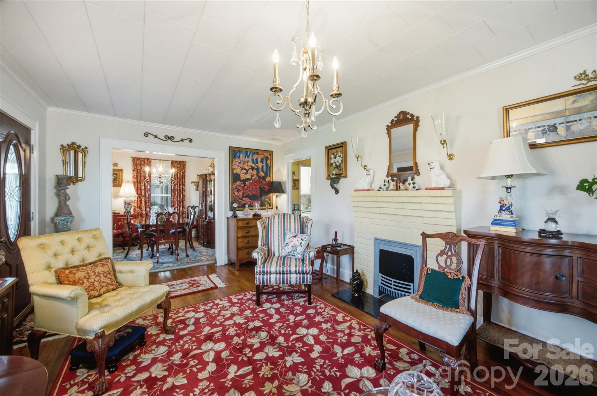 204 Memorial Drive — Clover