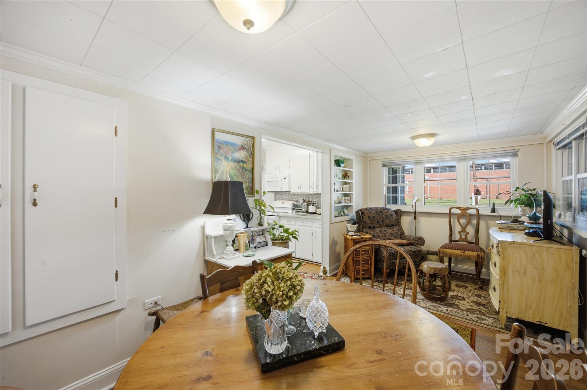 204 Memorial Drive — Clover
