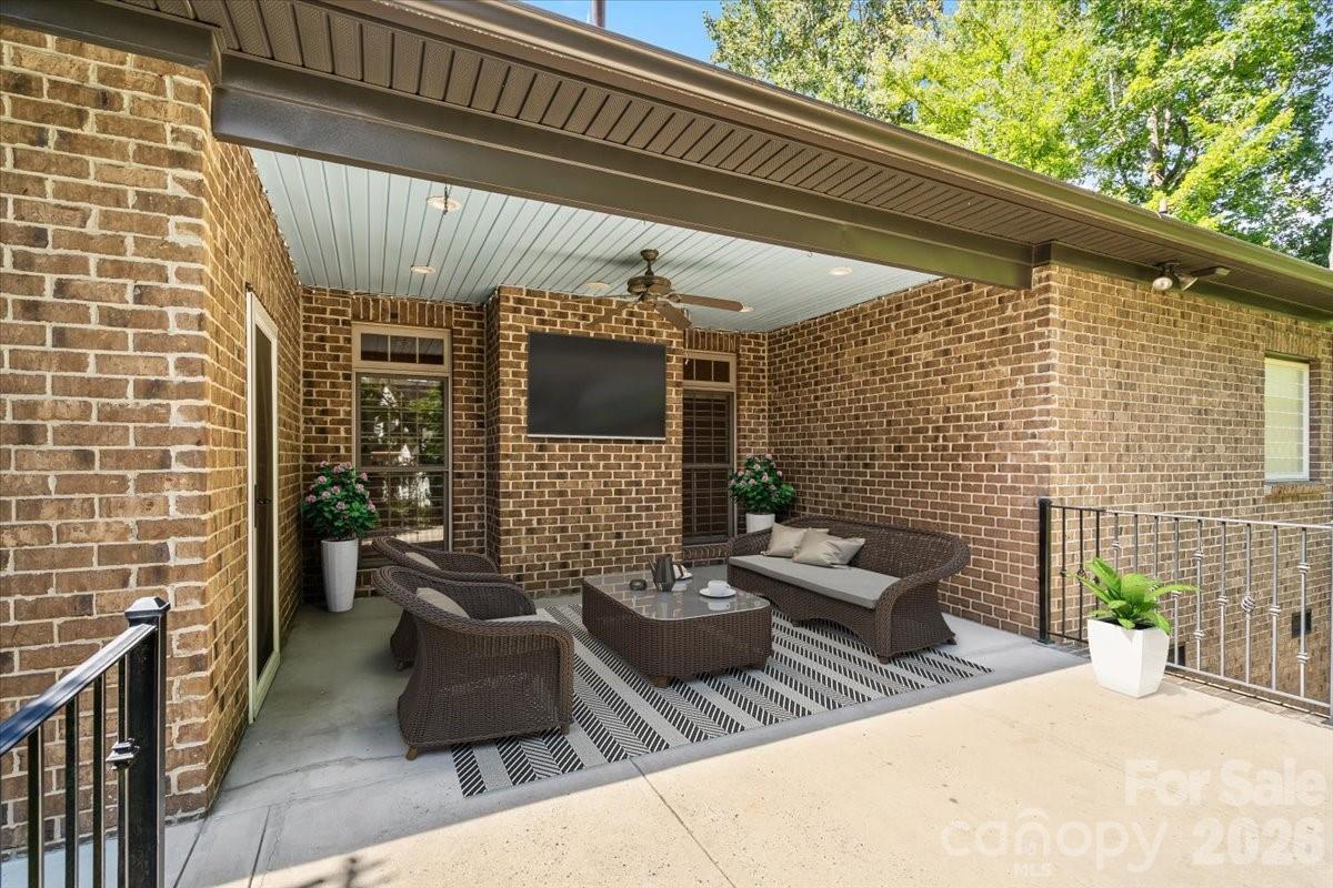 7832 Chapel Creek Drive — Denver