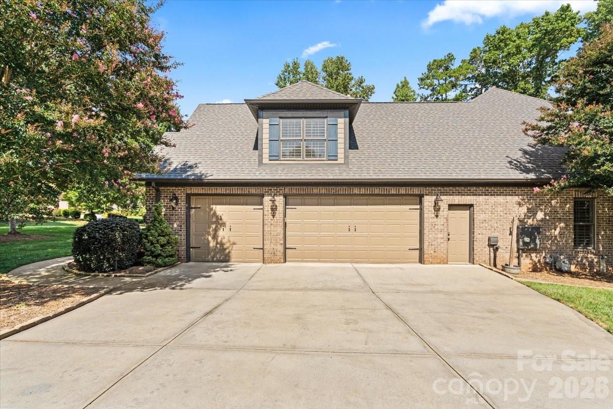 7832 Chapel Creek Drive — Denver